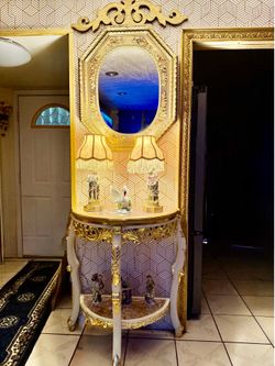 Gold entry table set