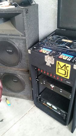 DJ