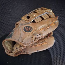 Louisville Slugger Kids Baseball Glove