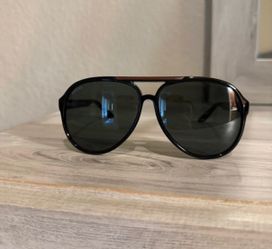 Men’s Gucci sunglasses
