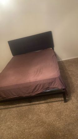 Queen mattress w/ bed frame