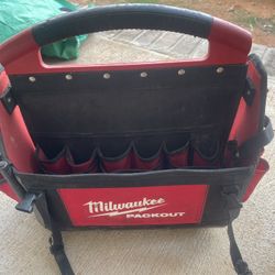 Milwaukee 16” Pack out 