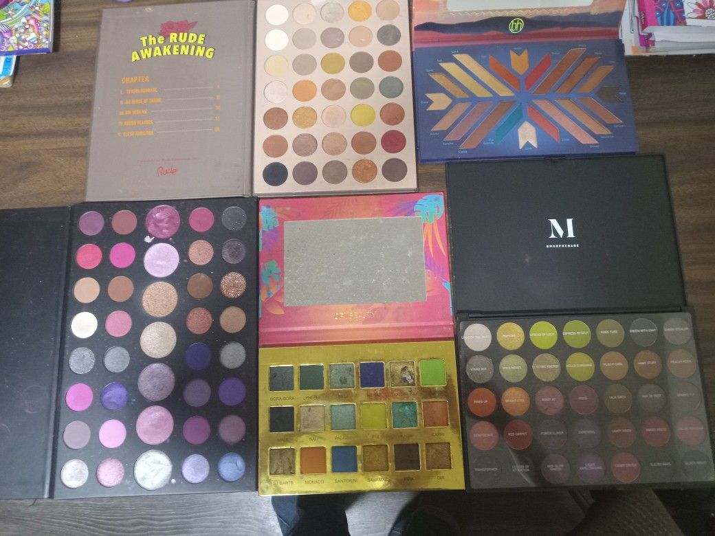 Eyeshadow And Blush Pallets 