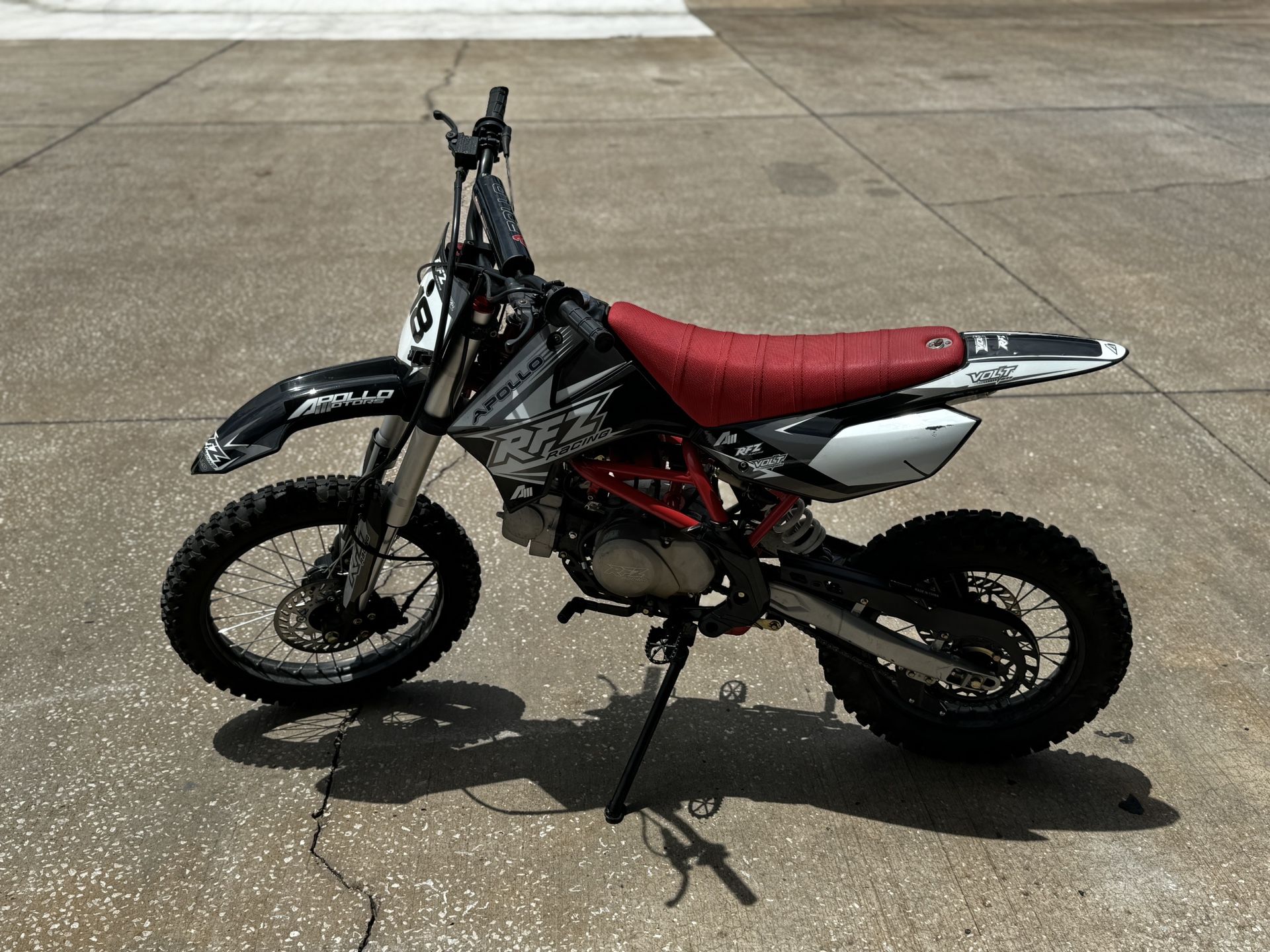 Apollo 125cc Dirt Bike 
