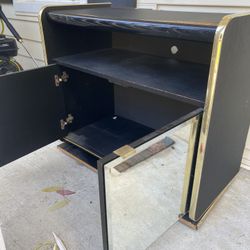 Swiveling TV Stand