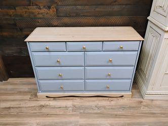 Dresser Tempe