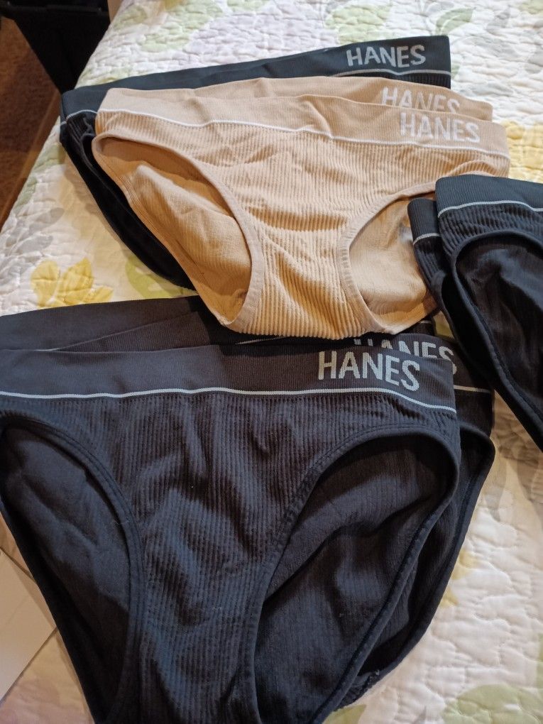Hanes Under Ware From Target I Bought them N She Didn't Want Them Like New 1.00 Each Size Small N Medium Need Gone