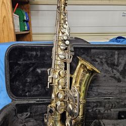 SELMER BUNDY II ALTO SAXOPHONE WITH  CASE