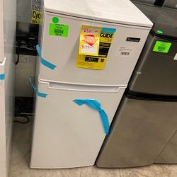 Magic Chef 4.5 Cu Refrigerator Hmdr450we