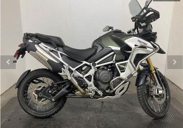 2023 Triumph Tiger 1200 Rally Explorer Matte Khaki Green