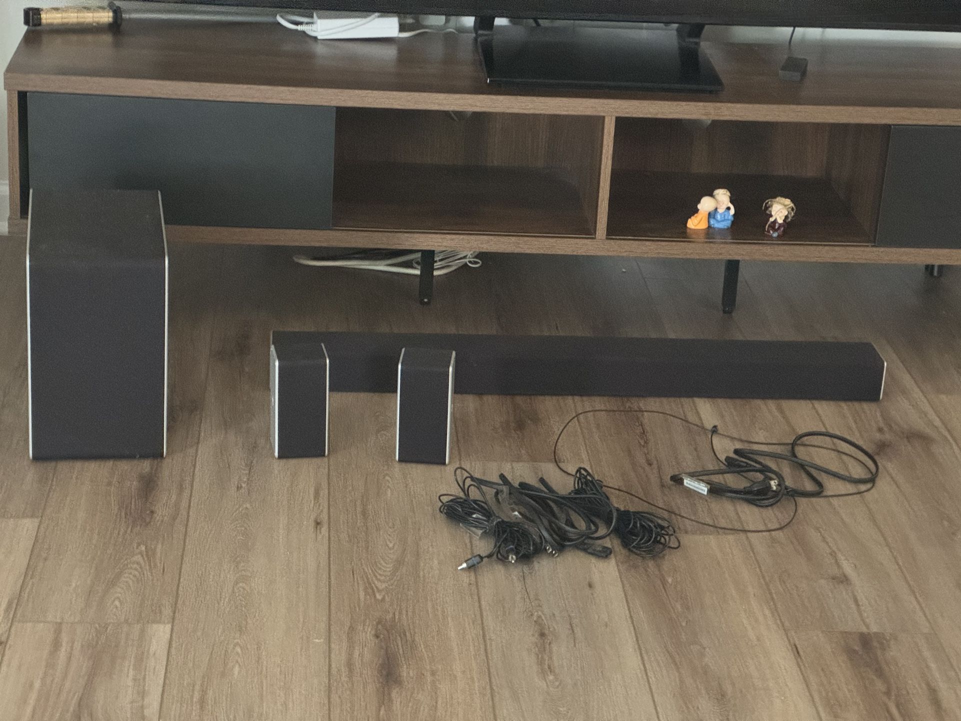 VIZIO - 5.1.2-Channel Soundbar System with 6" Wireless Subwoofer and Dolby Atmos - Black