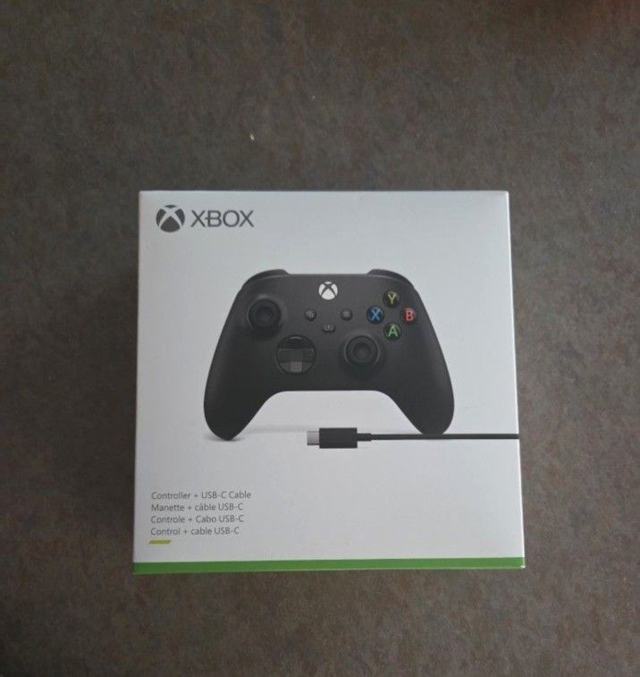 BRAND NEW Carbon Black Xbox Controller Wireless