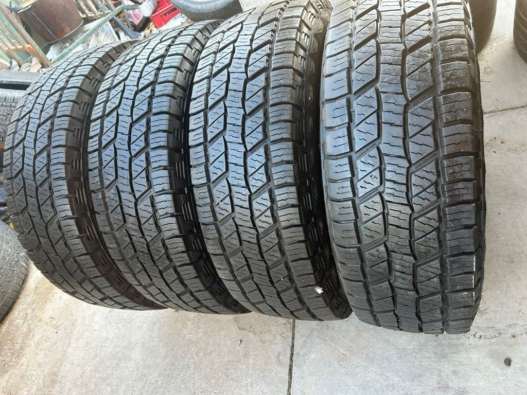 4 TIRES GOOD CONDITION LT275/70R18....