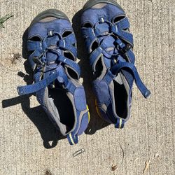 Keens Water Show - Size 5