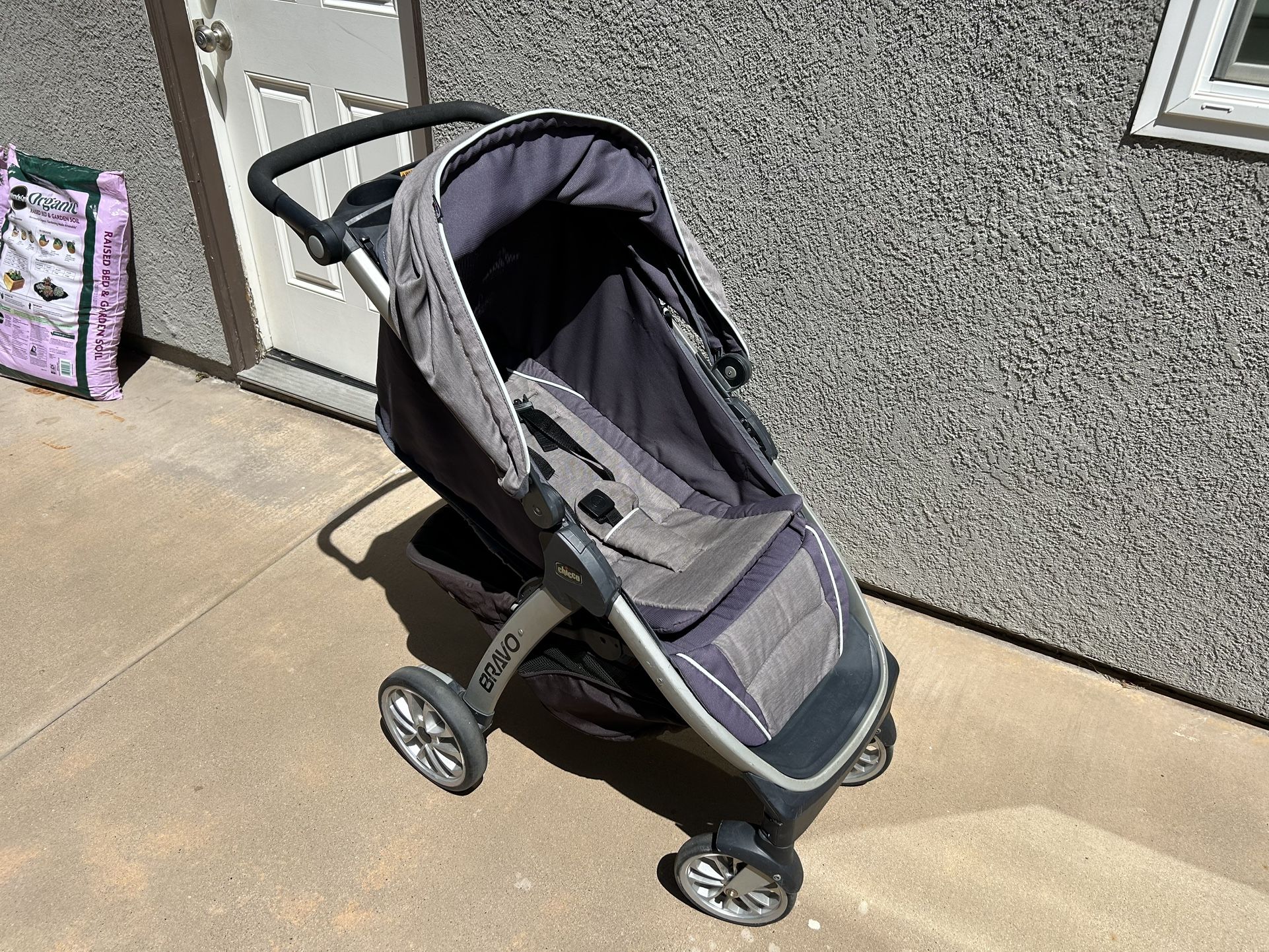 Bravo Single-Seat Stroller (great condition, crazy value!)