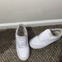 Size 7 sneakers 