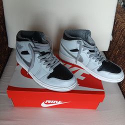 Air Jordans 1 Mid "Shodow"