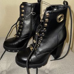 GBG Los Angeles Black LaceUp Lug Sole Ankle Boots 5 1/2”Chunky Heel