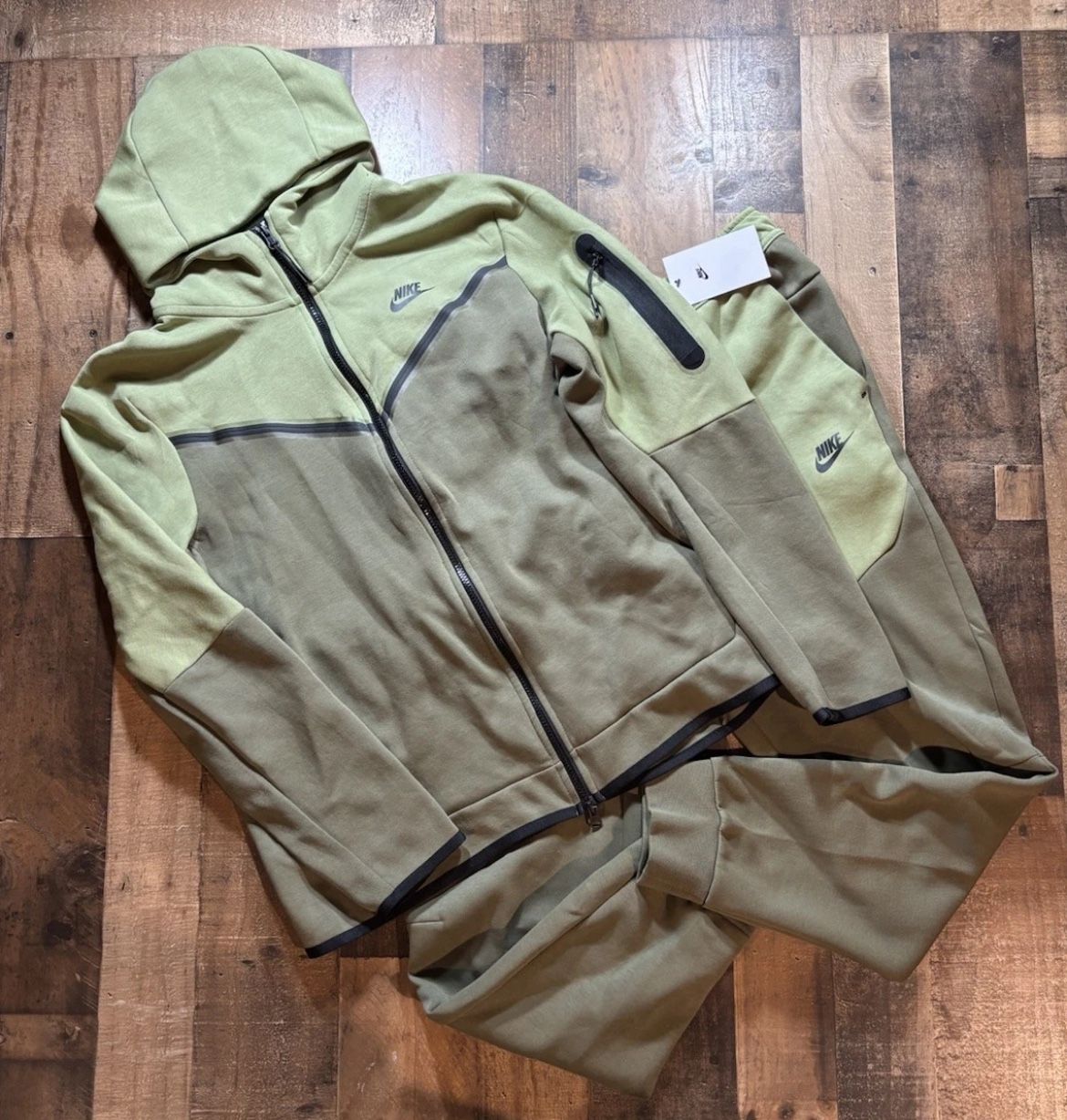 Green Camo Nike Tech