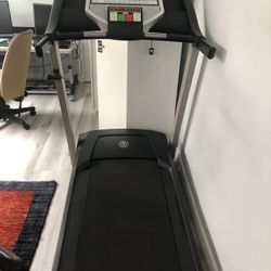Gold’s Gym Treadmill 520