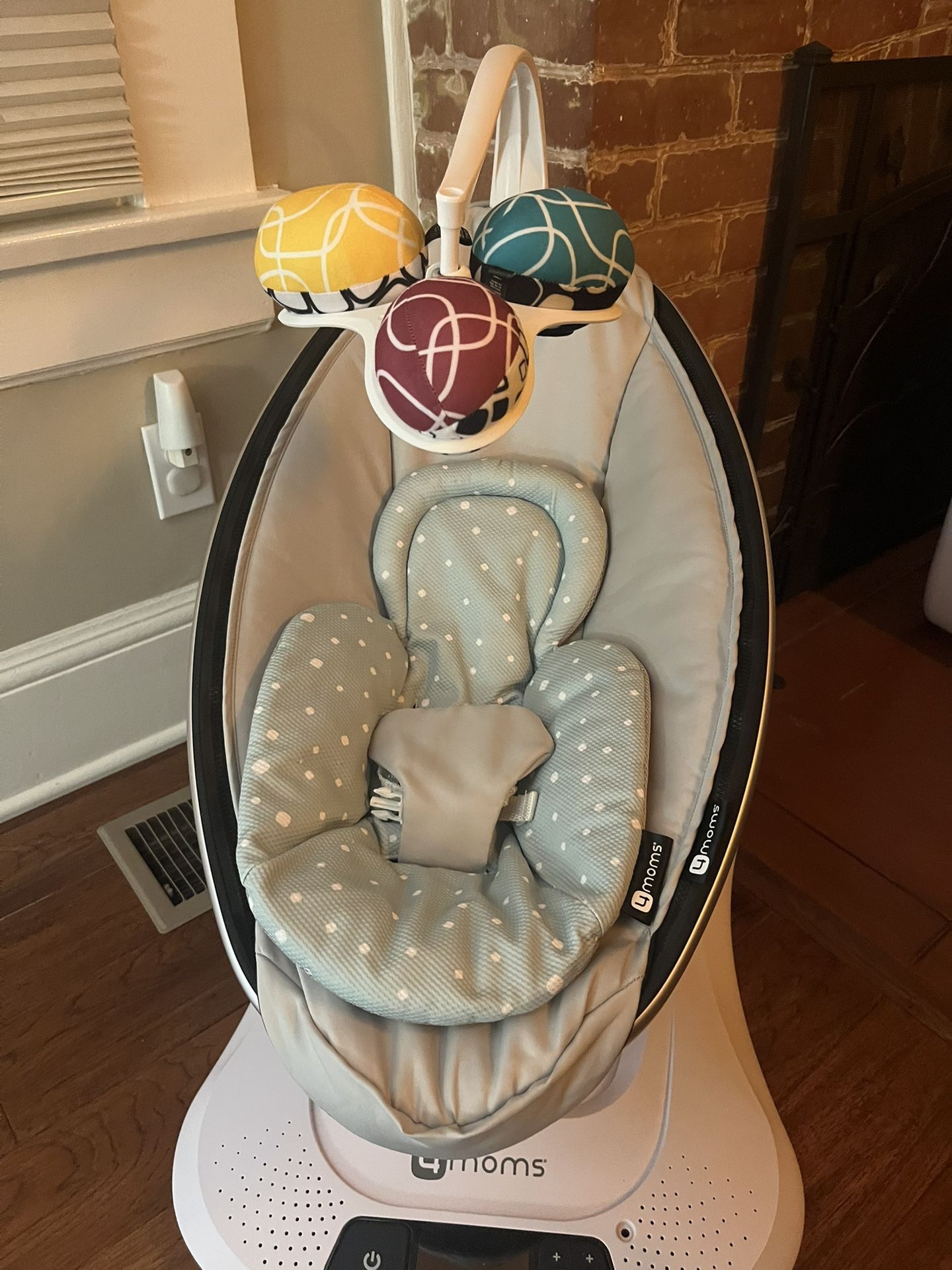 MamaRoo Multi-Motion Baby Swing