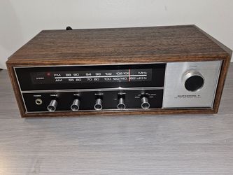 Vintage AM/FM Radio