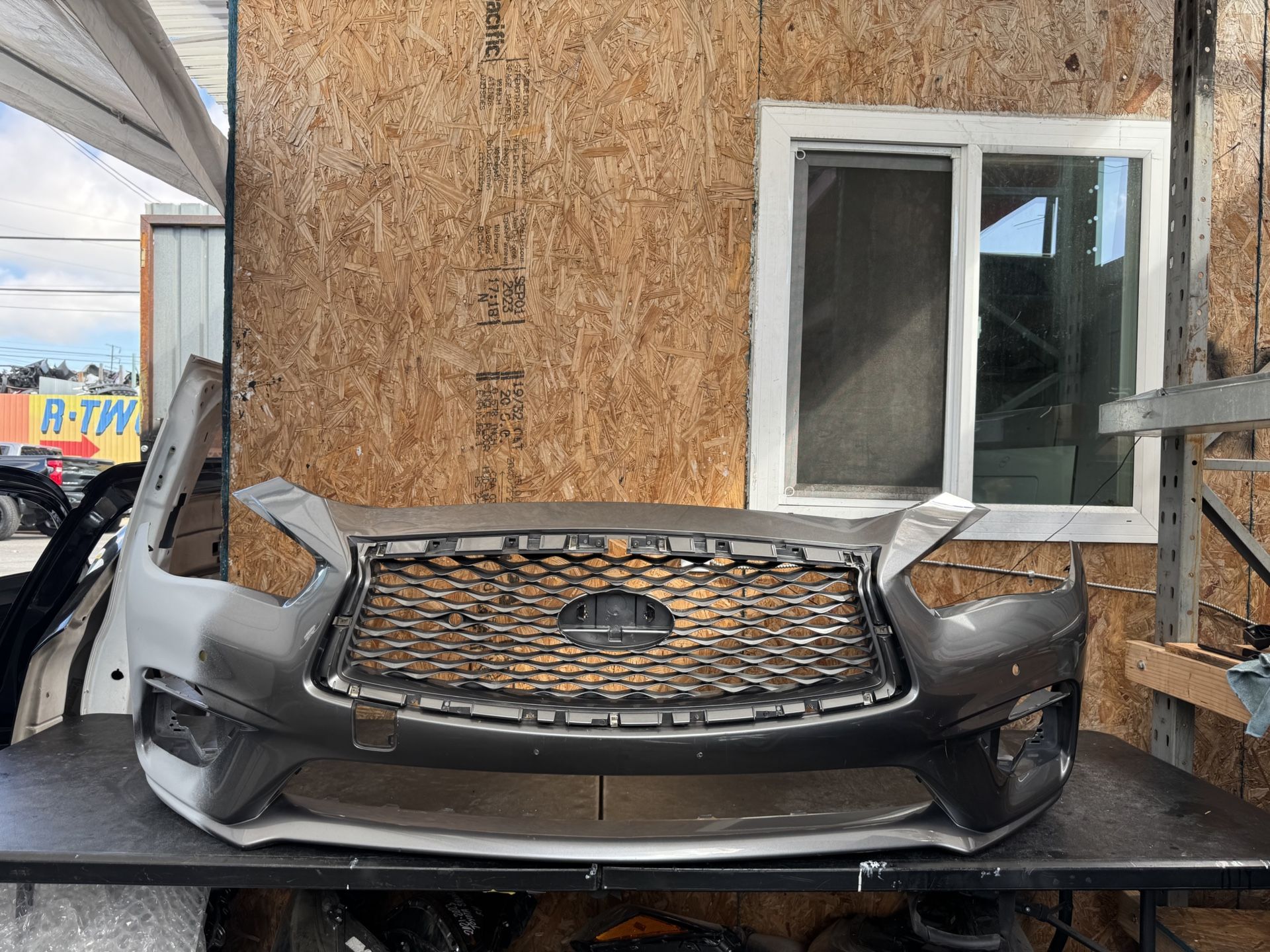 2018 2019 2020 INFINITI Q50 FRONT BUMPER COVER OEM USED