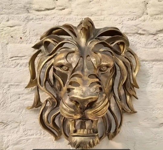 Resin Lion Head Wall Hanging