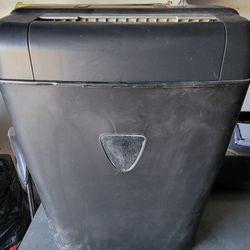 Free Paper,CD, Credit Card Shredder