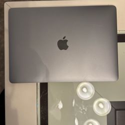 MacBook Pro (2017) 13”