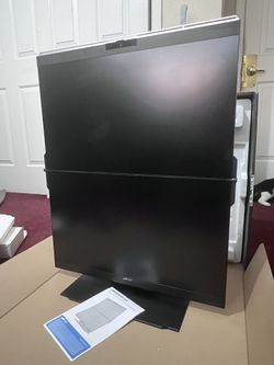 Mobile Pixels Geminos Dual (Stacked) 24” Monitors