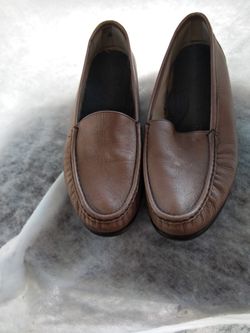 SAS Bronze/Brown Tone Size 9.5 Slip ONS 