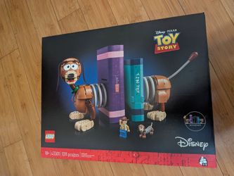 LEGO Disney and Pixar Toy Story Slinky Dog Bookends 43301