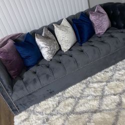 Velvet Tufted Couch 