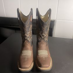 Chaparral Cowboy Boots WITH Matching Belt