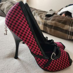 Penthouse, Magenta Plaid, 3 Inch Heels Size 7-8