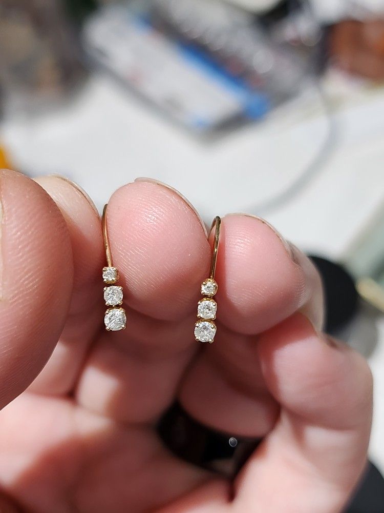 14k Gold Diamond Earrings 