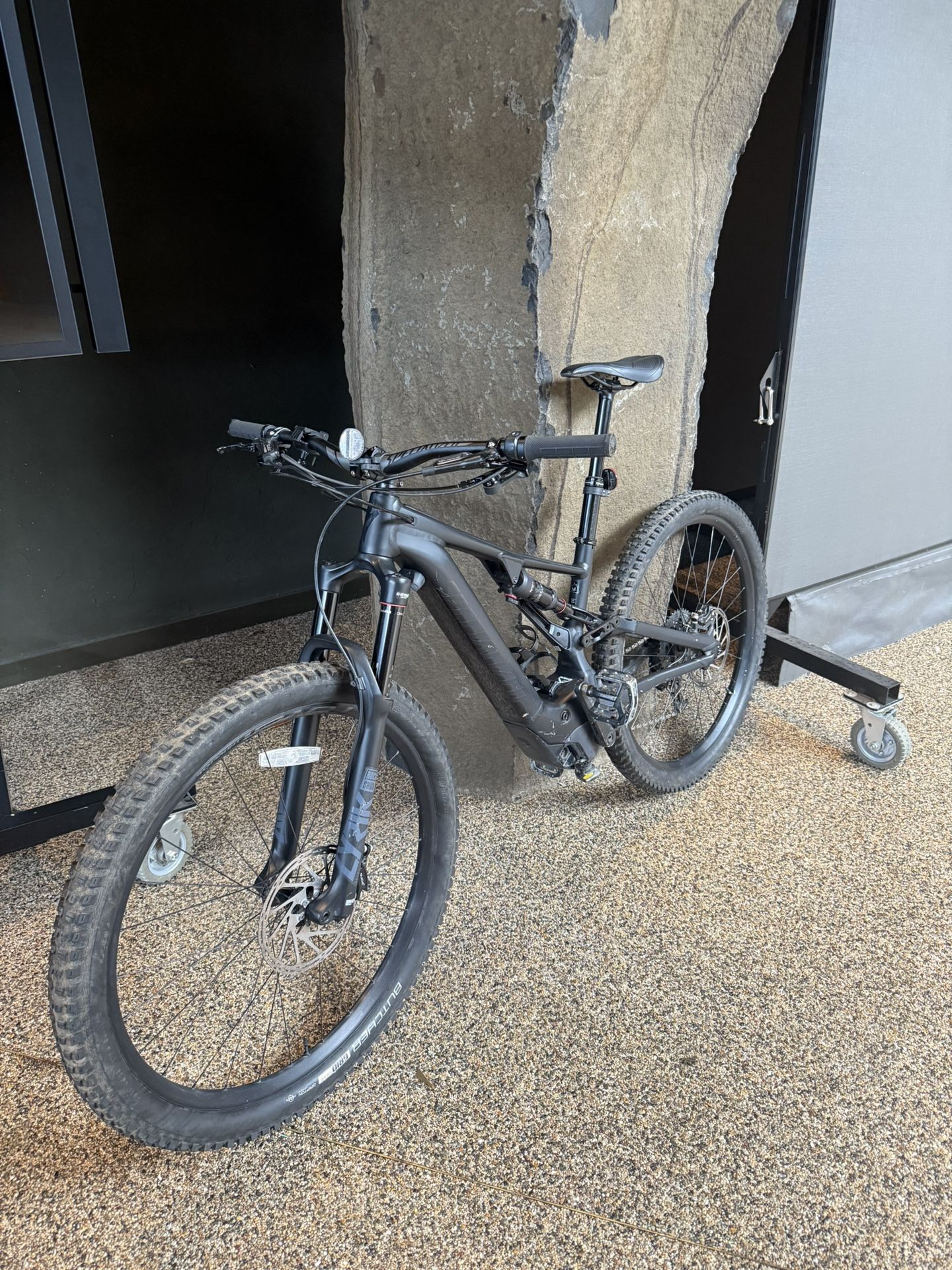 2020 Specialized Turbo Levo Comp Alloy – $4,000 – Excellent Condition
