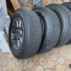 Jeep Gladiator Tires 4 