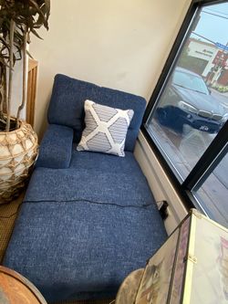 POWER RECLINING PARTIAL SECTIONAL CHAISE LOUNGE