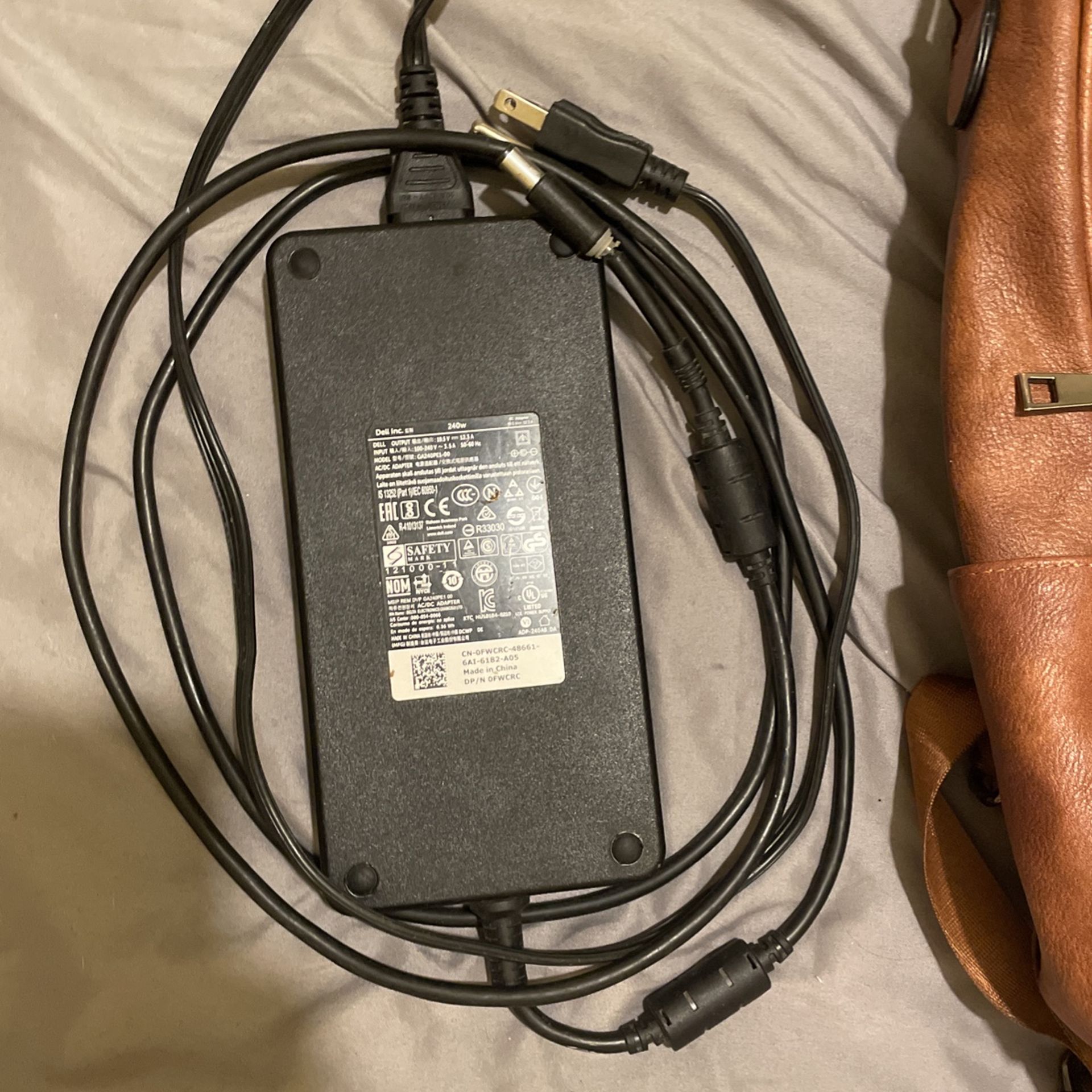 Dell LA240PM160 240W 19.5V 12.3A AC Adapter 00MFK9