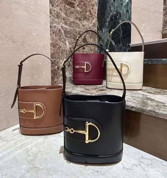 👜👛🎒🛍🕶👓
