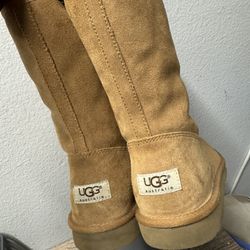 Pre-own UGG AUSTRALIA BOOTS 