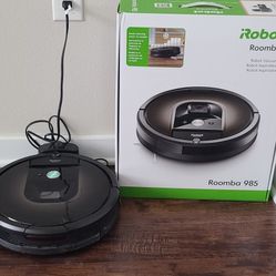 iRobot Roomba 985
Wi-Fi Connected Robot Vacuum