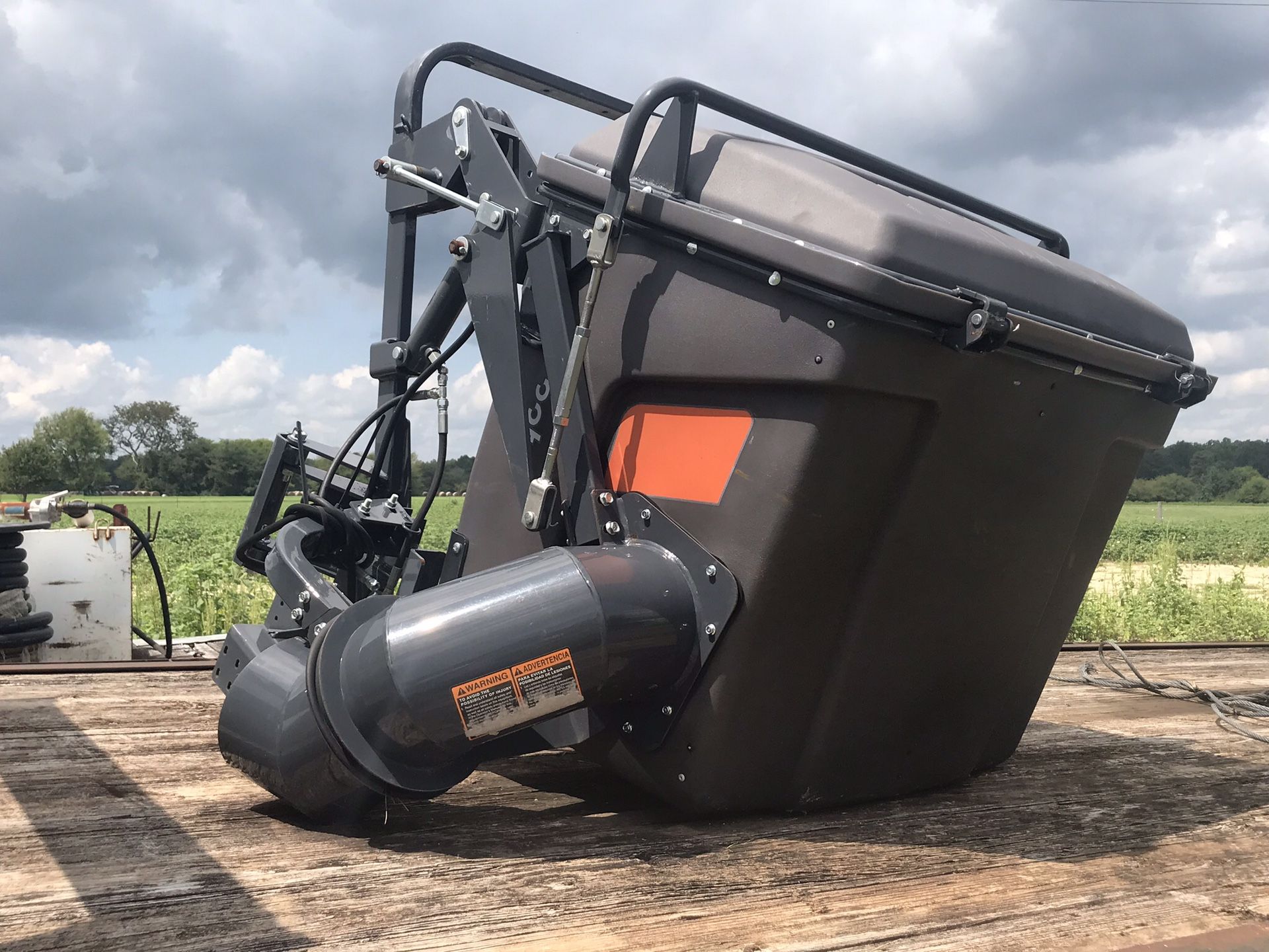 Kubota GCK72-F39 Dumping Grass Catcher