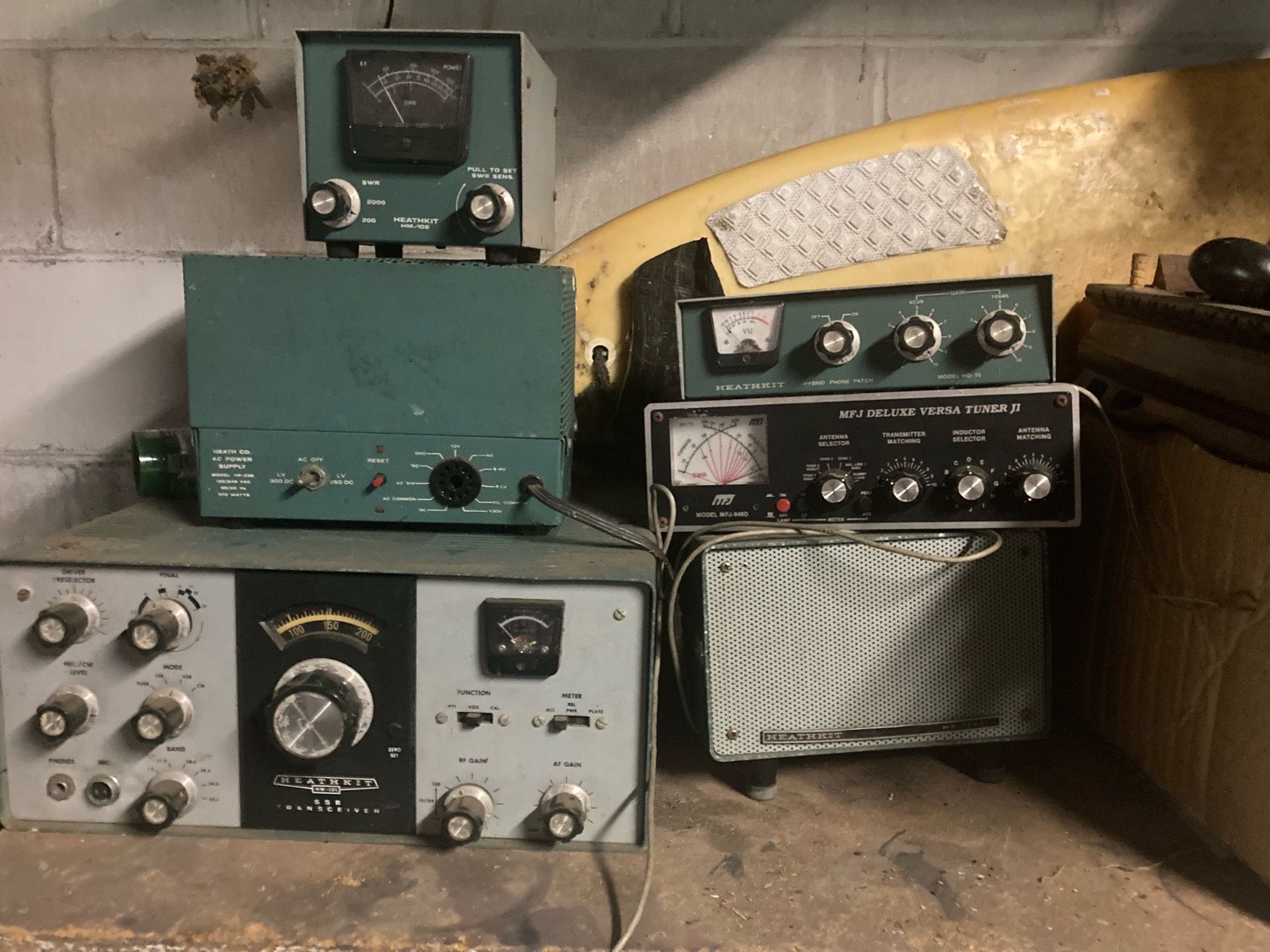 Antique heatkit radio system