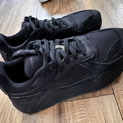 Puma Black Sneakers Women’s Size 7