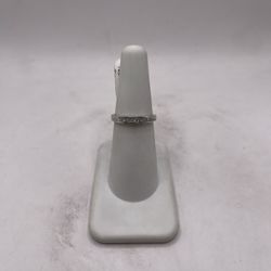 14kt Gold Engagement Style Band w/ Dia Chips