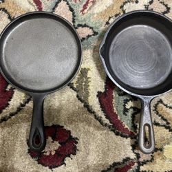 2 - 6.5”  Small Cast Iron Skillets. 2 sartenes de hierro fundido pequeñas de 6 pulgadas