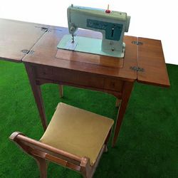 Vintage 1960’s Singer Sewing Mechine with built in table and Chair